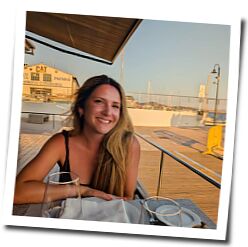 Ella's profile picture